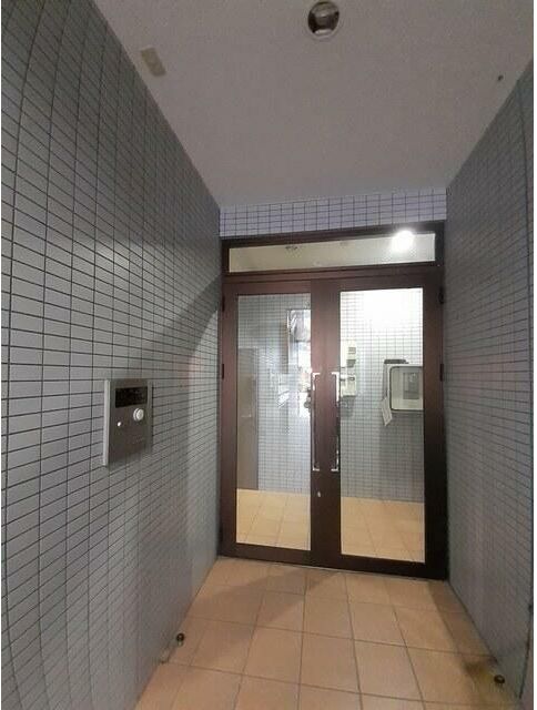 エントランス　建物の内部です