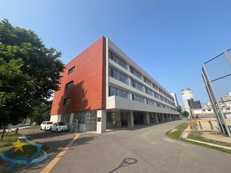 小学校　札幌市立二条小学校（小学校）まで522m