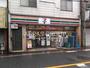 コンビニ　セブンイレブン大田区六郷土手駅前店（コンビニ）まで115m