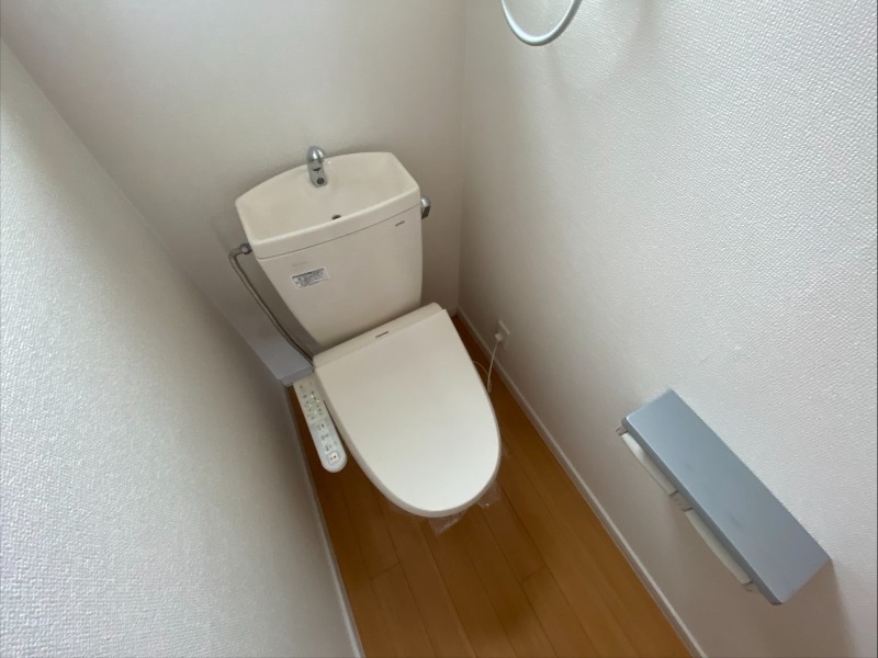 トイレ　シャワートイレになっているので快適です！