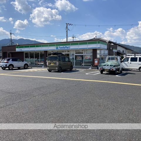 コンビニ　ファミリーマート貴生川駅前店（コンビニ）まで123m