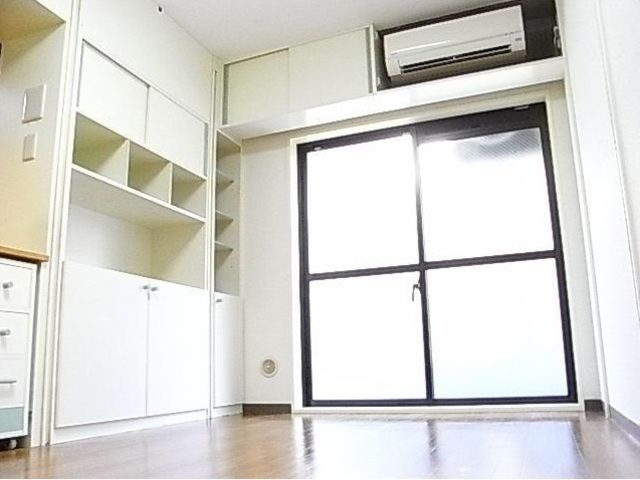 居室・リビング　※他号室参考写真