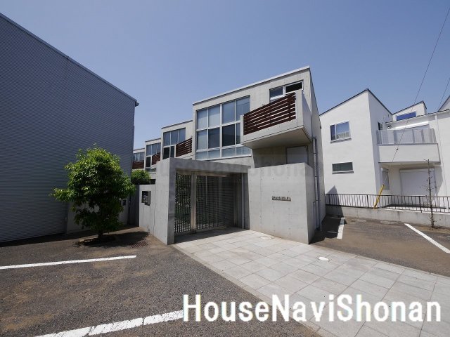 建物外観　室内写真は同タイプ別室の写真です。現況と異なる部分は現況優先