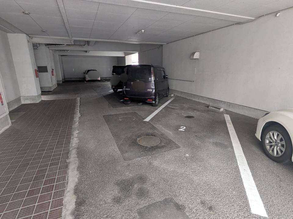 駐車場　駐車場