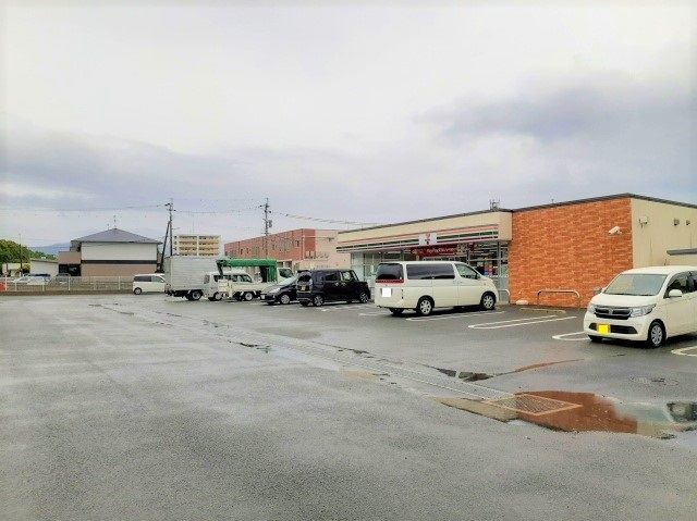 コンビニ　セブンイレブン翔陽高校前店（コンビニ）まで400m