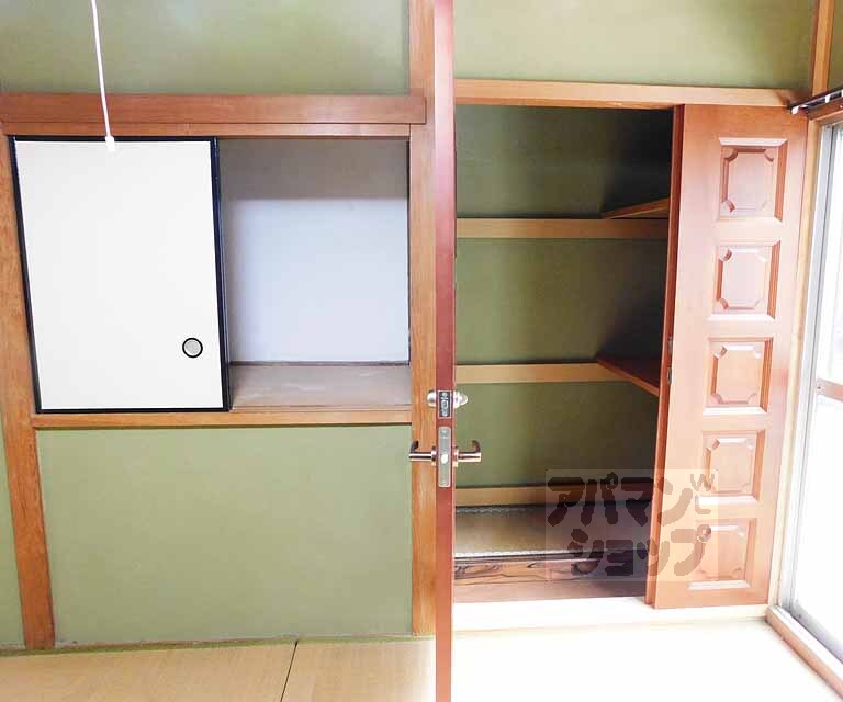 収納　二階にもたっぷり収納あります