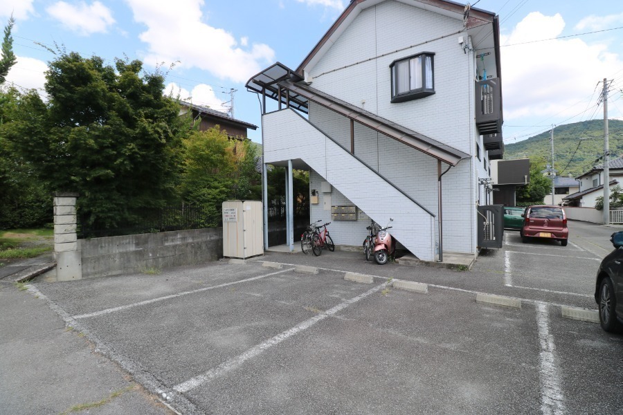 駐車場　駐車場スペース