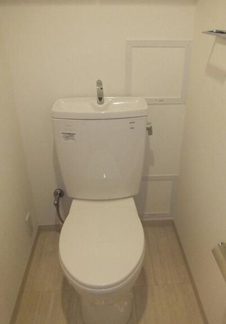 トイレ　別号室参考写真