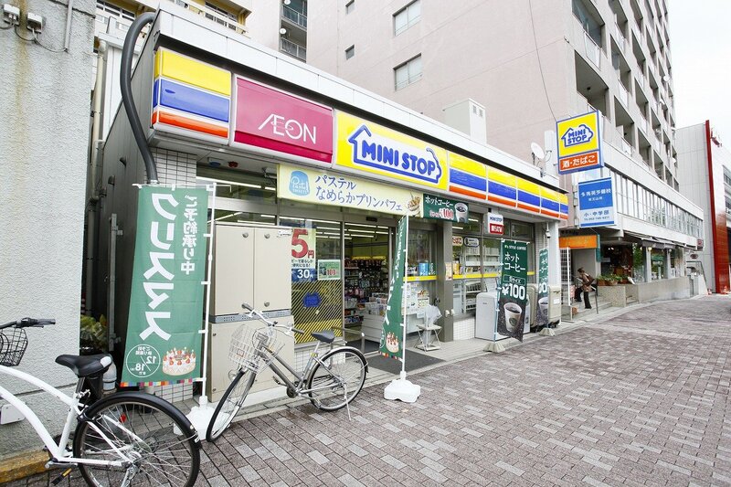 コンビニ　ミニストップ覚王山駅前店（コンビニ）まで419m