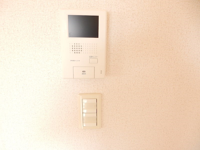 セキュリティ　来客者を目視できる、モニターホンです。