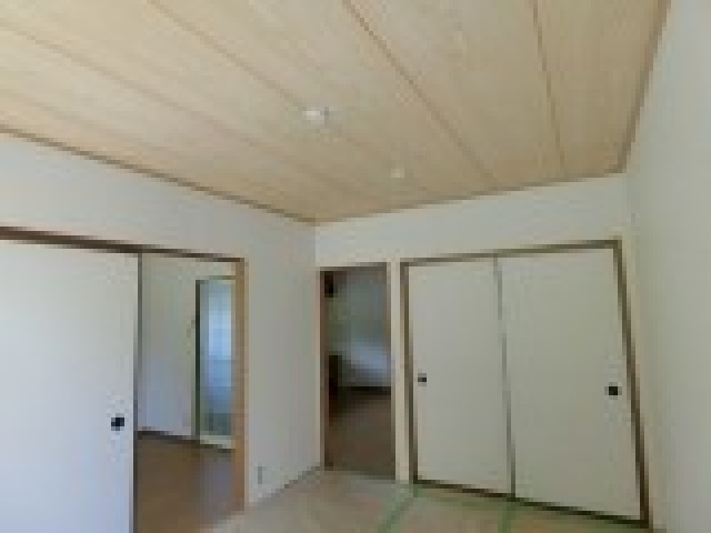 居室・リビング　写真は別のお部屋になります。