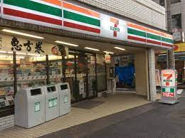 コンビニ　セブンイレブン 魚籃坂店（コンビニ）まで323m
