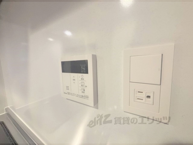 その他設備　給湯器リモコン