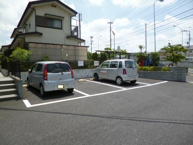 駐車場　★広めの駐車場★