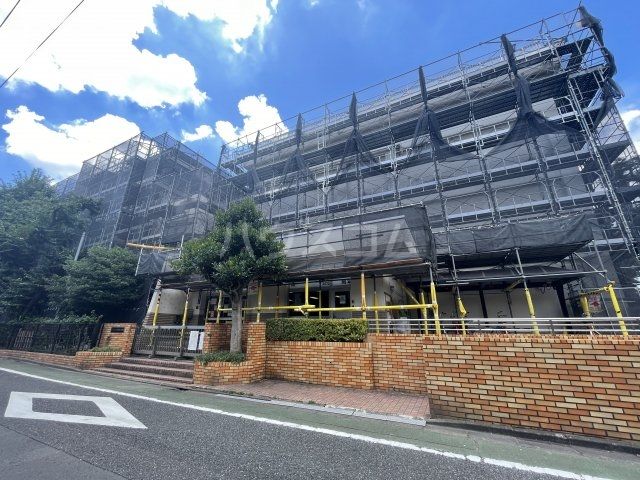 小学校　江戸川区立上小岩第二小学校（小学校）まで611m