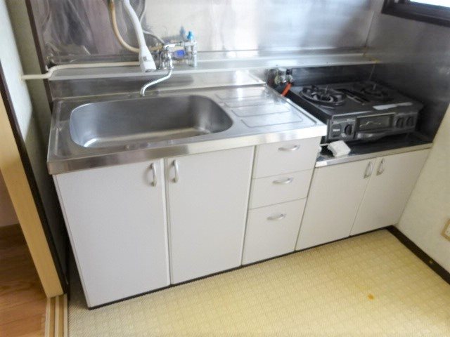 キッチン　写真は16号室です（参考）