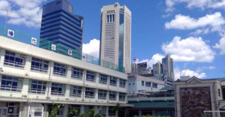 小学校　渋谷区立幡代小学校（小学校）まで592m