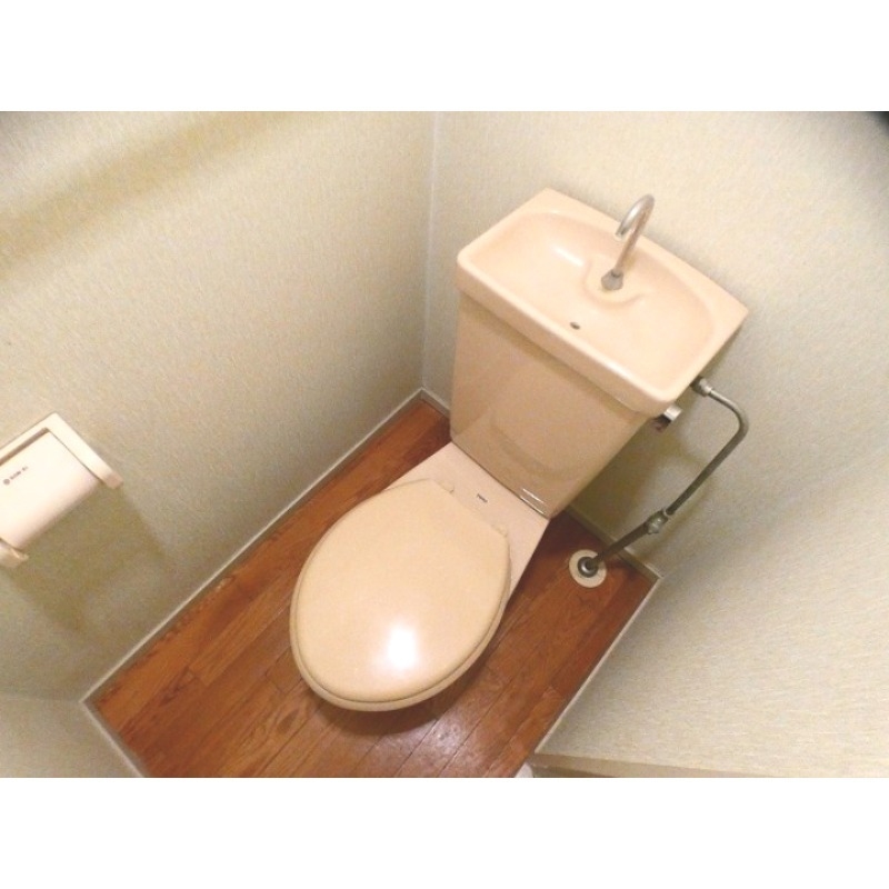 トイレ　別号室の写真です