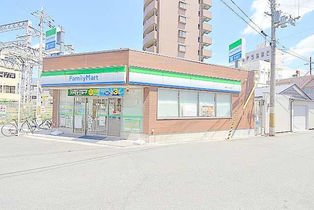 コンビニ　ファミリーマート　豊新四丁目（コンビニ）まで171m