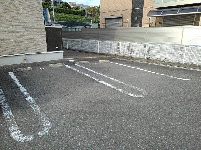 駐車場　車をお持ちの方に嬉しい駐車場付きの物件です