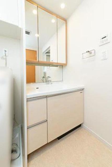 洗面設備　※写真は同タイプ住戸です。