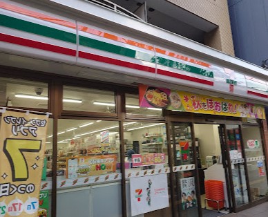 コンビニ　セブンイレブン 杉並高井戸駅前店（コンビニ）まで186m