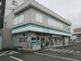 コンビニ　ファミリーマート宮崎学園前店（コンビニ）まで700m