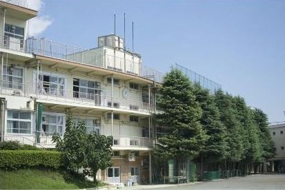 中学校　大田区立東調布中学校（中学校）まで763m
