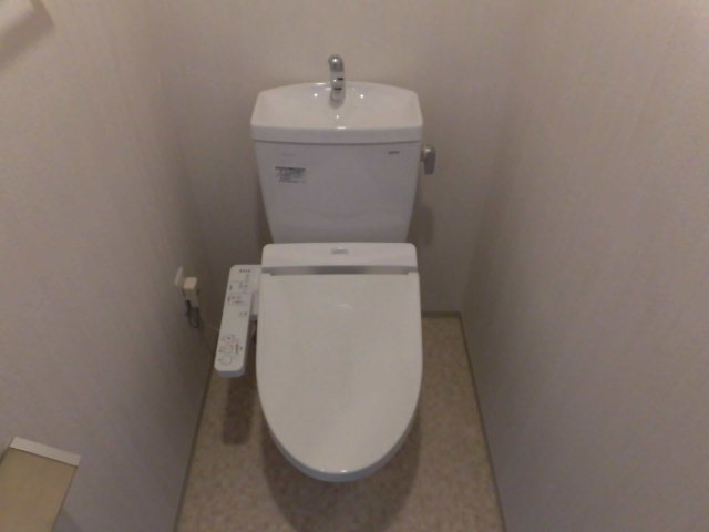 トイレ　ウォシュレット付きのトイレです