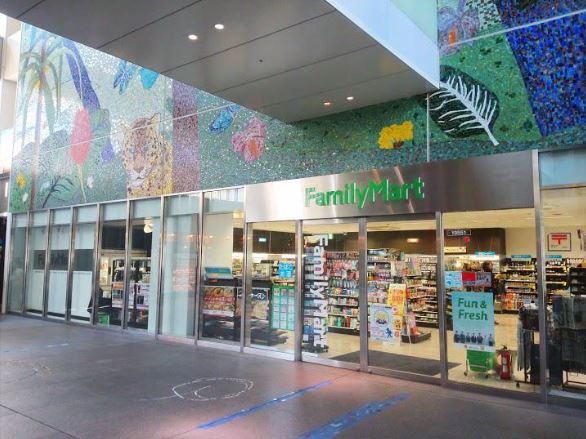 コンビニ　ファミリーマート 秋葉原富士ソフトビル店（コンビニ）まで243m