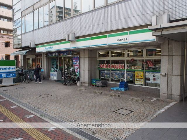 コンビニ　ファミリーマート（コンビニ）まで267m