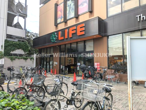 スーパー　ライフ 若松河田駅前店（スーパー）まで632m