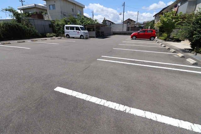 駐車場　駐車場