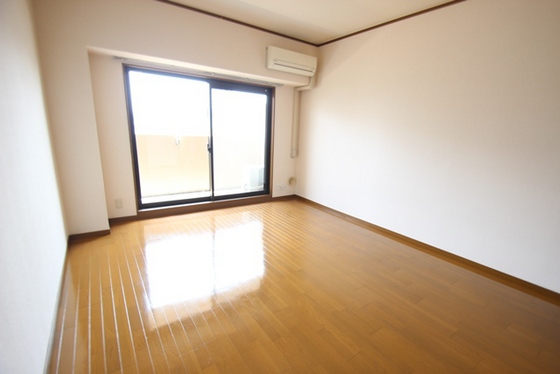 居室・リビング　※別部屋の写真です