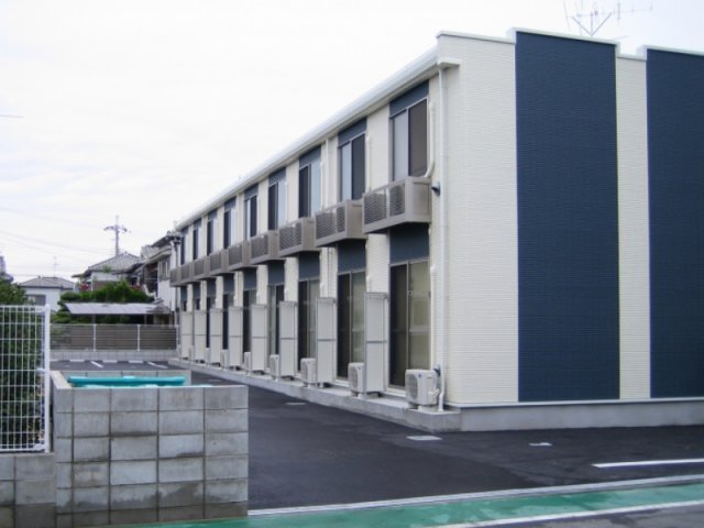 建物外観　落ち着いた雰囲気の外観です