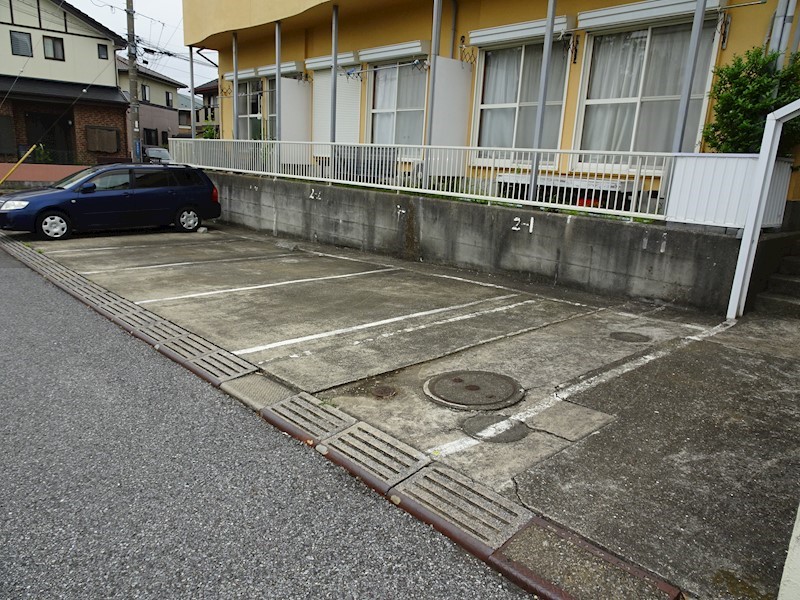 駐車場　駐車場