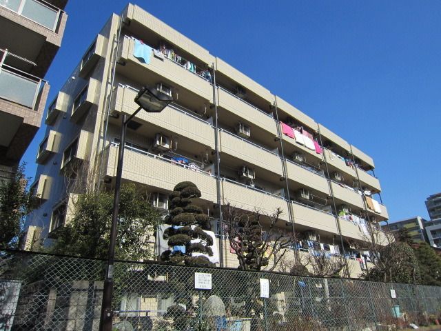 建物外観　★西武多摩川線の是政駅から徒歩3分です★