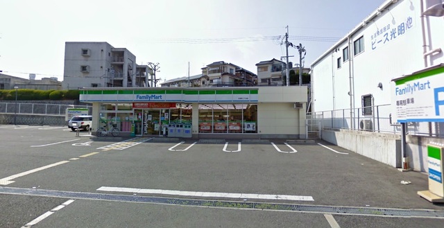 コンビニ　ファミリーマート伏屋町三丁目店（コンビニ）まで706m