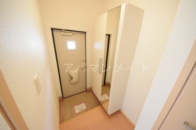 玄関　落ち着いた玄関です