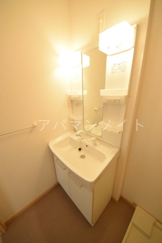 洗面設備　脱衣スペースもあります