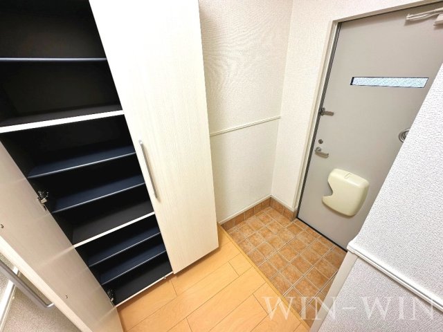 玄関　イメージ（同建物内別部屋の写真です）