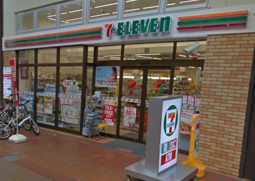 コンビニ　セブン-イレブン 神戸元町商店街店（コンビニ）まで120m