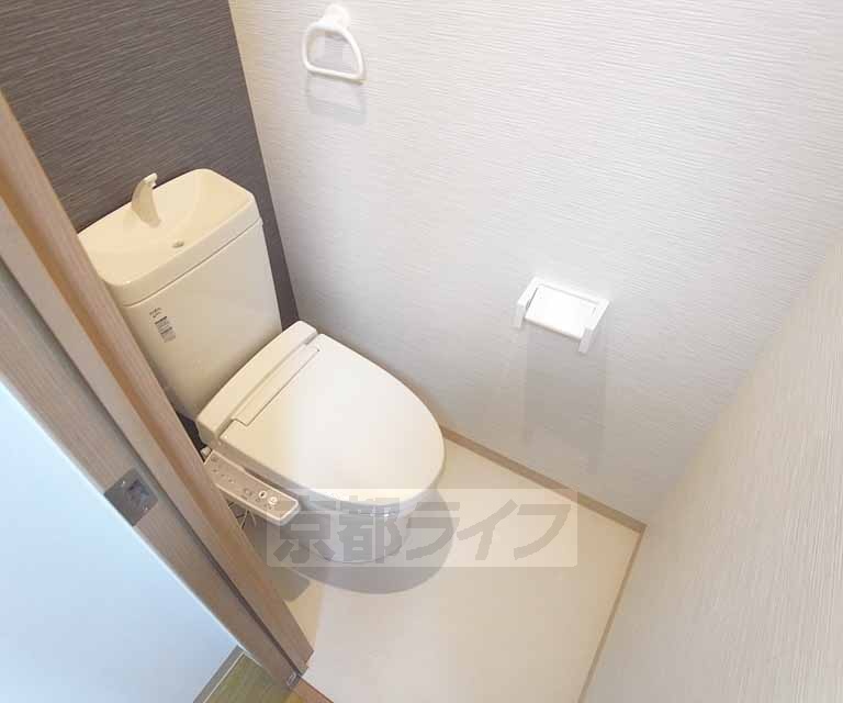 トイレ　暖房洗浄便座で快適生活が送れます。