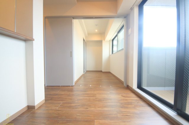 SHARIO GARDEN新梅田の居間写真