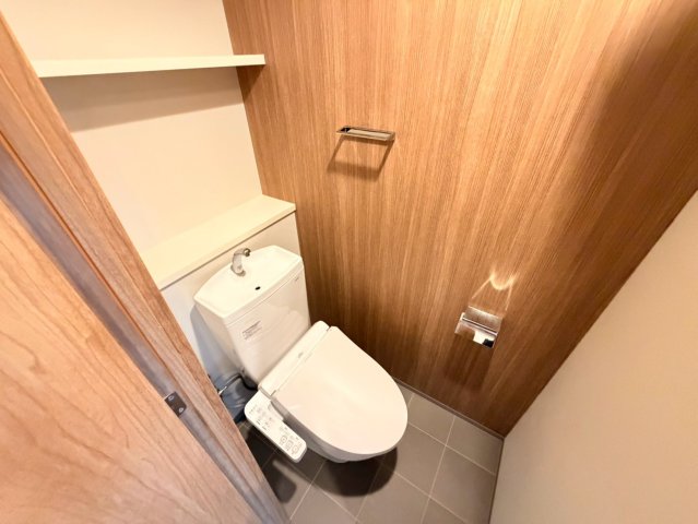THE SENSE RESIDENCE 甲南山手のトイレ写真