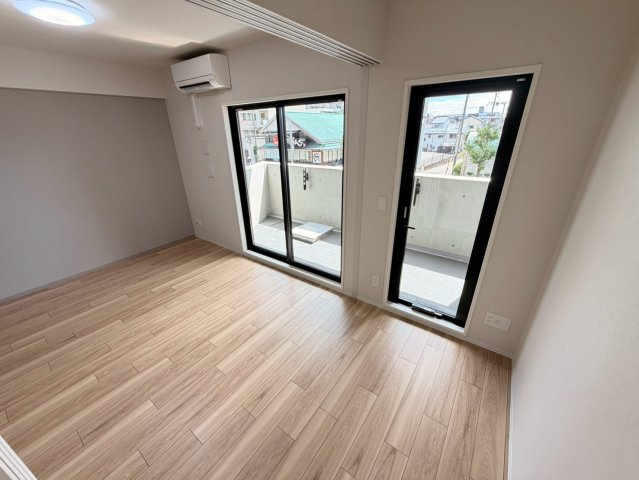 THE SENSE RESIDENCE 甲南山手の居間写真