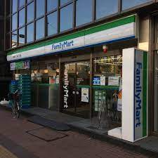 コンビニ　ファミリーマート札幌琴似1条4丁目店（コンビニ）まで358m