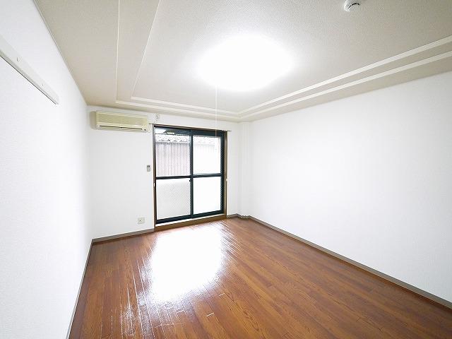 その他部屋・スペース　使い勝手のいい寝室です