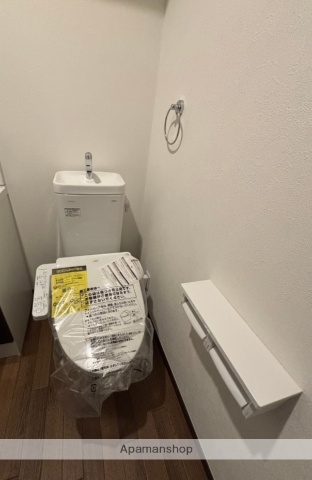 ブルーライン 上大岡駅 徒歩10分 3階建 築1年のトイレ写真