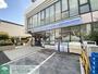 コンビニ　ローソン国府台駅前店（コンビニ）まで50m